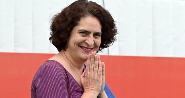 പ്ര​ചാ​ര​ണ​ത്തി​ന് ആ​രാ​ധ​നാ​ല​യ​ങ്ങ​ളും മ​ത​ചി​ഹ്ന​ങ്ങ​ളും ഉ​പ​യോ​ഗി​ച്ചു; പ്രി​യ​ങ്ക ഗാ​ന്ധി​ക്കെ​തി​രെ പ​രാ​തി