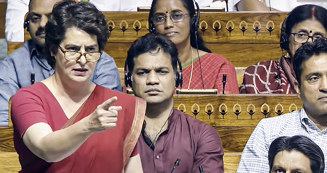 വയനാട് ദുരന്തബാധിതരുടെ വായ്പകൾ എഴുതിത്തള്ളണമെന്ന് പ്രിയങ്ക ഗാന്ധി