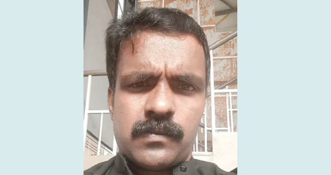 ച​പ്പാ​ത്തി​ലൂ​ടെ ന​ട​ന്ന യു​വാ​വി​നെ  ഒ​ഴു​ക്കി​ല്‍​പ്പെ​ട്ടു കാ​ണാ​താ​യി