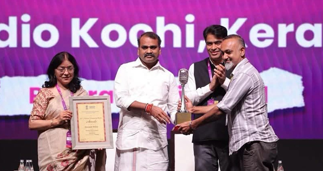 റേ​ഡി​യോ കൊ​ച്ചി 90 എ​ഫ്എ​മ്മി​ന്  ദേ​ശീ​യ പു​ര​സ്‌​കാ​രം