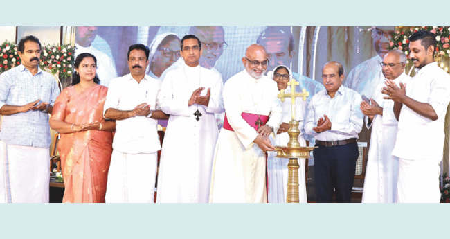 പ്ര​തി​സ​ന്ധി​ക​ള​ല്ല, പ്ര​ത്യാ​ശ​യു​ടെ ച​ക്ര​വാ​ള​ങ്ങ​ളാ​ണു  സ​ഭ​യെ ന​യി​ക്കേ​ണ്ട​ത്: മാ​ർ റാഫേൽ ത​ട്ടി​ൽ