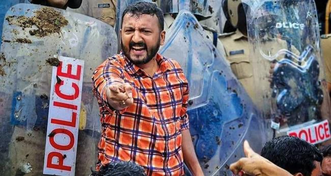ഡ​ൽ​ഹി​യി​ൽ പ്ര​തി​ഷേ​ധം; ലാ​ത്തി​ച്ചാ​ർ​ജി​ൽ രാ​ഹു​ൽ മാ​ങ്കൂ​ട്ട​ത്തി​ലി​നു പ​രി​ക്ക്