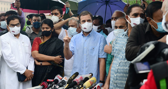 ജനാധിപത്യത്തിന്‍റെ ആത്മാവിന് ക്ഷതമേറ്റെന്ന് രാഹുൽ ഗാന്ധി