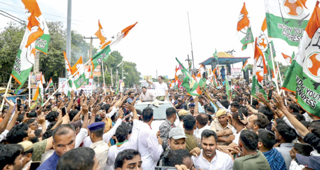 ബി​ജെ​പി​ക്കു​വേ​ണ്ടി തെ​ര. ക​മ്മീ​ഷ​ൻ വോ​ട്ട് മോ​ഷ്ടി​ക്കു​ന്നു: രാ​ഹു​ൽ ഗാ​ന്ധി