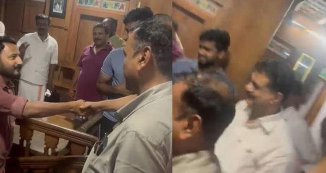കോ​ൺ​ഗ്ര​സി​ന്‍റെ അ​നു​ന​യ​നീ​ക്കം; പി.​വി. അ​ൻ​വ​റു​മാ​യി കൂ​ടി​ക്കാ​ഴ്ച ന​ട​ത്തി രാ​ഹു​ൽ മാ​ങ്കൂ​ട്ട​ത്തി​ൽ