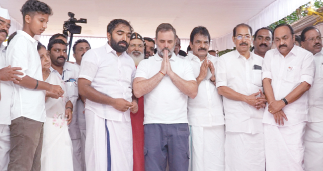 ഉമ്മന്‍ ചാണ്ടി രാഷ്‌ട്രീയഗുരു: രാഹുല്‍