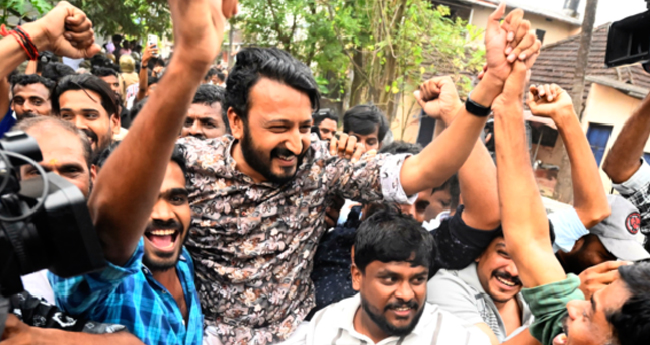 രാ​ഹു​ൽ മാ​ങ്കൂ​ട്ട​ത്തി​ൽ വീ​ണ്ടും പൊ​തു​വേദിയിൽ