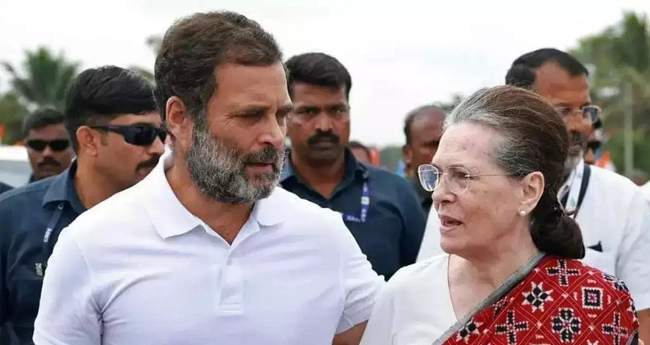 നാ​ഷ​ണ​ൽ ഹെ​റാ​ൾ​ഡ് കേ​സ്;  രാ​​​ഹു​​​ലി​​​നും സോ​​​ണി​​​യ​​​യ്ക്കും നോ​​​ട്ടീ​​​സ് അ​​​യ​​​യ്ക്കാ​​​ൻ വി​​​സ​​​മ്മ​​​തി​​​ച്ച് കോ​​​ട​​​തി