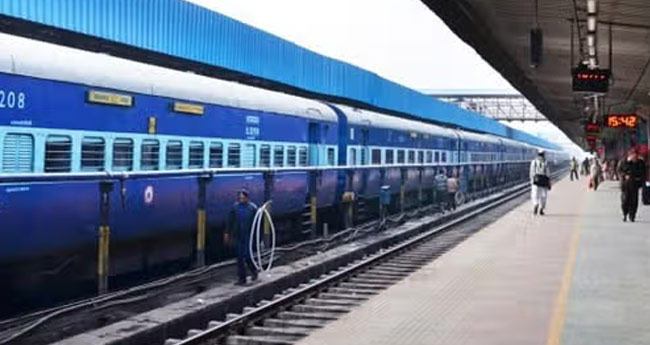 മ​ദ്യ​ല​ഹ​രി​യി​ൽ ഡ്യൂ​ട്ടി​ക്കെ​ത്തി​യ   റെ​​യി​​ൽ​​വേ സ്റ്റേ​ഷ​ൻ മാ​സ്റ്റ​ർ​ക്കെ​തി​രേ കേ​സ്