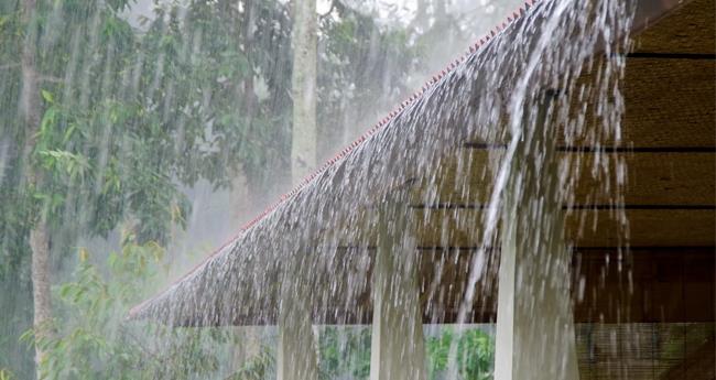 ഇ​ടി​മി​ന്ന​ലോ​ട് കൂ​ടി​യ ശ​ക്ത​മാ​യ മ​ഴ​യ്ക്ക് സാ​ധ്യ​ത; ജാ​ഗ്ര​താ നി​ർ​ദേ​ശം പു​റ​പ്പെ​ടു​വി​ച്ചു