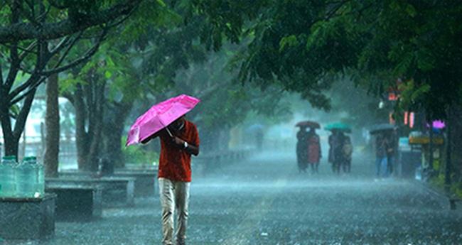 വ്യാ​ഴാ​ഴ്ച വ​രെ മ​ഴ തു​ട​രും; ഇ​ന്ന് ക​ട​ലാ​ക്ര​മ​ണ​ത്തി​ന് സാ​ധ്യ​ത