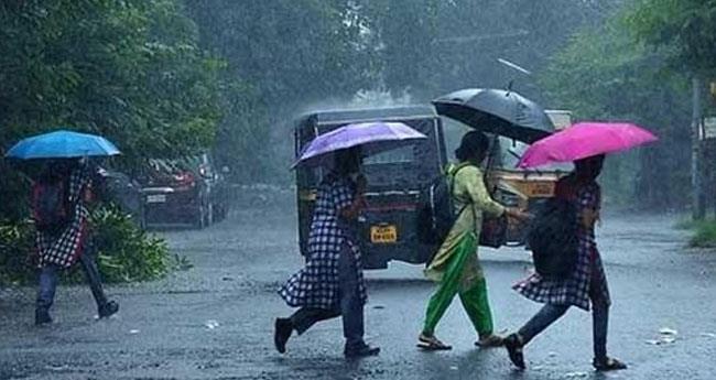 ശ​ക്ത​മാ​യ മ​ഴ; ഒമ്പതു ജില്ലകളിലെ വി​ദ്യാ​ഭ്യാ​സ സ്ഥാ​പ​ന​ങ്ങ​ൾ​ക്ക് അ​വ​ധി