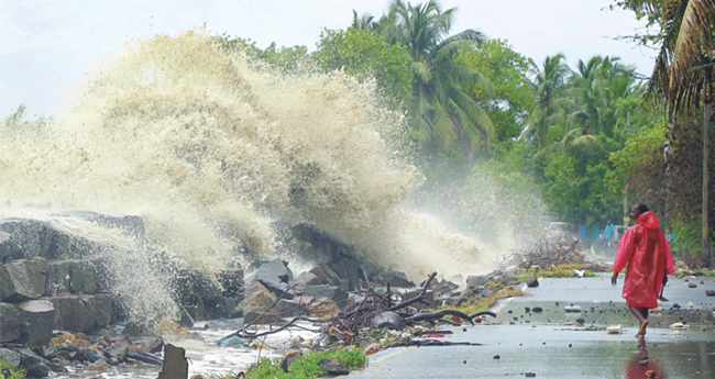 സംസ്ഥാനത്ത്  പെ​രു​മ​ഴ, വ്യാ​പ​ക നാ​ശം; ഇന്നലെ മാത്രം ഏഴു മരണം