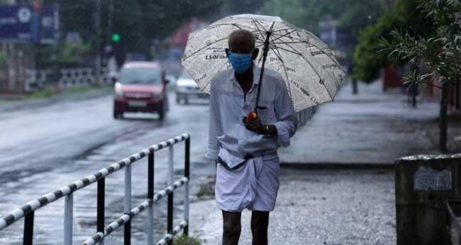 ഒ​റ്റ​പ്പെ​ട്ട ക​ന​ത്ത മ​ഴ​യ്ക്ക് സാ​ധ്യ​ത