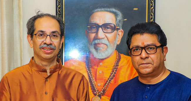 ഉദ്ധവിനു ജന്മദിനാശംസ നേരാൻ  രാജ് താക്കറെ മാതോശ്രീയിലെത്തി