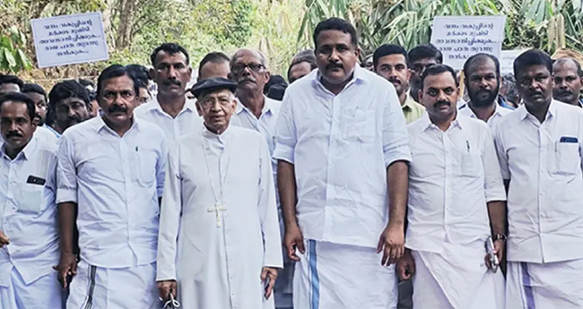 രാ​ജ​പാ​ത തു​റ​ക്കാ​ൻ പ്ര​തി​ഷേ​ധം: ബി​ഷ​പ് മാ​ർ ജോ​ർ​ജ് പു​ന്ന​ക്കോ​ട്ടി​ലി​നെ​തി​രാ​യ കേ​സ് പി​ൻ​വ​ലി​ക്കും