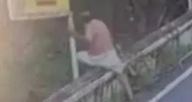 പു​ഴ​യി​ൽ ചാ​ടി​യ വ​യോ​ധി​ക​നെ കാ​ണാ​താ​യി