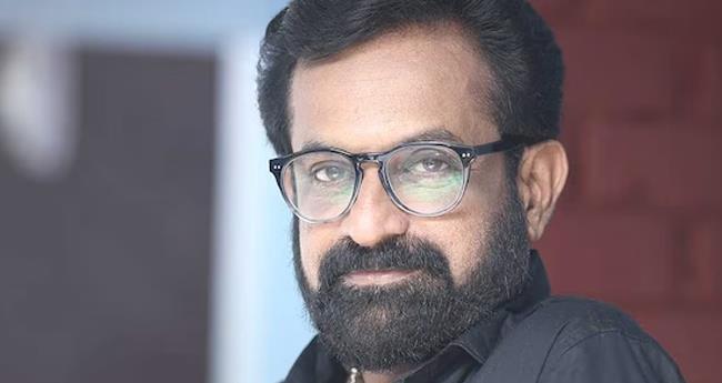 തെ​രു​വു നാ​യ ആ​ക്ര​മ​ണം; ഡോ. ​ര​ജി​ത് കു​മാ​റി​ന് പ​രി​ക്ക്.