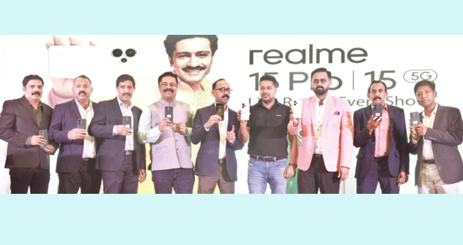 റി​യ​ല്‍​മി 15 സീ​രി​സ് കൊ​ച്ചി​യി​ല്‍ അ​വ​ത​രി​പ്പി​ച്ചു