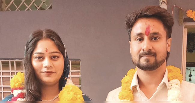 രാജാ രഘുവംശിയുടെ മൃതദേഹത്തിനു സമീപം ചോരക്കറ പുരണ്ട വടിവാൾ കണ്ടെത്തി