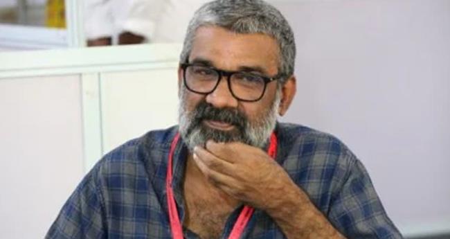 ര​ഞ്ജി​ത്തി​നെ​തി​രാ​യ പീ​ഡ​ന പ​രാ​തി​യി​ല്‍ പ​രാ​തി​ക്കാ​ര​നെ​തി​രെ കോ​ട​തി