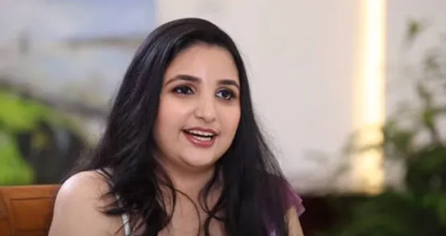താൻ രാഷ്‌ട്രീയ പാർട്ടിയുടെ ഭാഗമല്ലെന്ന് റിനി