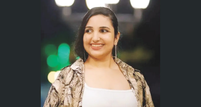 സിപിഎം വേദി പങ്കിട്ട് റിനി