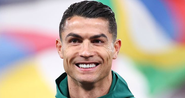 വ​രു​മാ​ന​ത്തി​ലും CR7 No:1