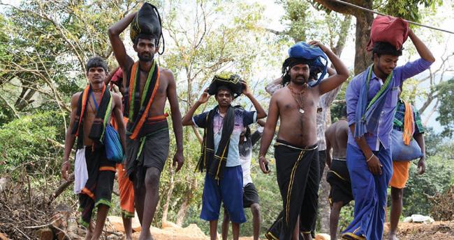 ക​ന​ത്ത മ​ഴ; ശ​ബ​രി​മ​ല കാ​ന​ന​പാ​ത അ​ട​ച്ചു