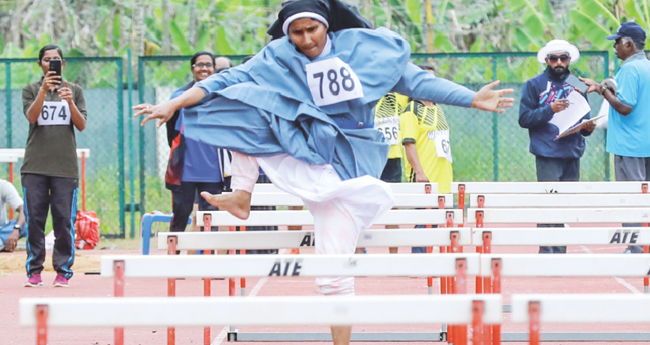 ഹ​ർ​ഡി​ൽ​സിൽ സ്വ​ർ​ണം നേ​ടി​യ ​സി​സ്റ്റ​ർ സ​ബീ​ന​യ്ക്ക് ​മ​ന്ത്രി​യു​ടെ പ്ര​ശം​സ