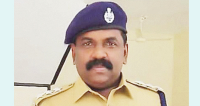 ഗുണ്ടാ നേതാവിന്‍റെ വിരുന്നുണ്ട് ഡിവൈഎസ്പിയും പോലീസുകാരും