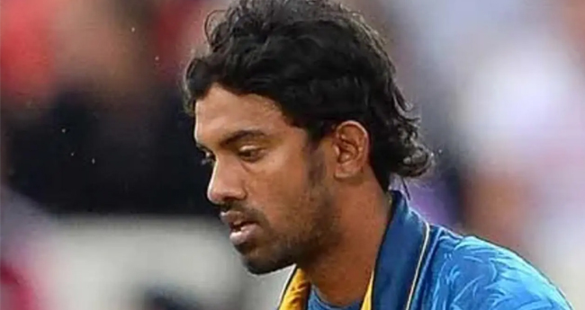 ല​​​​ങ്ക​​​​ൻ താ​​​​രം  ഒ​​ത്തു​​ക​​ളിച്ചു