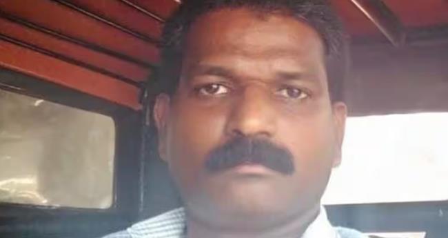 ന​ക്ഷ​ത്രം തൂ​ക്കു​ന്ന​തി​നി​ടെ വൈ​ദ്യു​താ​ഘാ​ത​മേ​റ്റ് യു​വാ​വ് മ​രി​ച്ചു