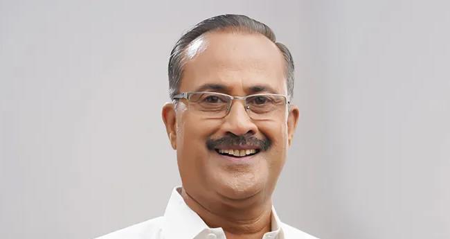 അ​ധി​കാ​ര​ത്തി​ൽ ക​ടി​ച്ചു​തൂ​ങ്ങാ​തെ മു​ഖ്യ​മ​ന്ത്രി സ്ഥാ​നം ഒ​ഴി​യ​ണം: പി.​എം.​എ.​സ​ലാം
