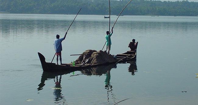 സം​സ്ഥാ​ന​ത്ത് ന​ദി​ക​ളി​ൽ നി​ന്ന് മ​ണ​ൽ​വാ​ര​ൽ പു​ന​രാ​രം​ഭി​ക്കു​ന്നു