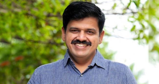 ഭ​ര​ണ​ഘ​ട​ന​യെ അ​വ​ഹേ​ളി​ക്കു​ന്ന​തി​ല്‍ സി​പി​എം-​ബി​ജെ​പി നേ​താ​ക്ക​ള്‍​ക്ക് ഒ​രേ സ്വ​ര​മെ​ന്ന് സ​ന്ദീ​പ് വാ​ര്യ​ര്‍