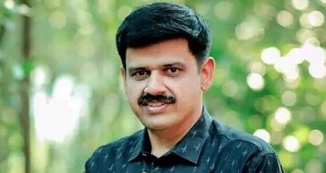വാ​ട്സ്ആ​പ്പി​ൽ ഭീ​ഷ​ണി സ​ന്ദേ​ശം; സ​ന്ദീ​പ് വാ​ര്യ​ർ പ​രാ​തി ന​ൽ​കി