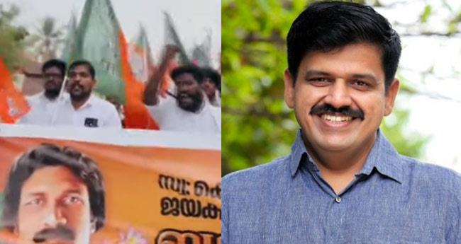 "പ​ട്ടാ​പ​ക​ലി​ല്‍ പാ​ല​ക്കാ​ട് നി​ന്നെ ഞ​ങ്ങ​ള്‍ എ​ടു​ത്തോ​ളാം'; സ​ന്ദീ​പ് വാ​ര്യ​ര്‍​ക്കെ​തി​രേ യു​വ​മോ​ര്‍​ച്ച​യു​ടെ കൊ​ല​വി​ളി