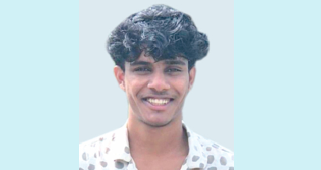ബ​സ് ബൈ​ക്കി​ലി​ടി​ച്ച് വി​ദ്യാ​ർ​ഥി മ​രി​ച്ചു