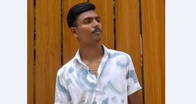 ഓ​ടാ​നി​റ​ങ്ങി​യ വി​ദ്യാ​ര്‍​ഥി വ​ഴി​യി​ല്‍ കു​ഴ​ഞ്ഞു​വീ​ണു മ​രി​ച്ചു
