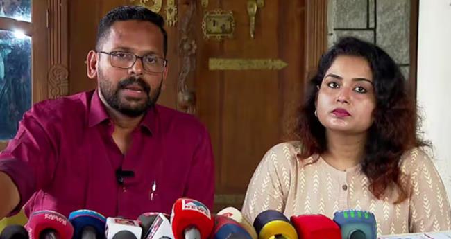 ത​ന്‍റെ വീ​ട്ടി​ൽ താ​മ​സി​ക്കു​ന്ന​ത് കു​ടും​ബ സു​ഹൃ​ത്ത്; സൗ​മ്യ​യു​മാ​യെ​ത്തി പ്ര​തി​പ​ക്ഷ​നേ​താ​വി​ന് സ​രി​ന്‍റെ മ​റു​പ​ടി