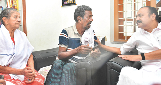 രാ​ജ്യ​ത്ത് ക്രൈ​സ്ത​വസ​മൂ​ഹം വേ​ട്ട​യാ​ട​പ്പെ​ടു​ന്നു: പ്ര​തി​പ​ക്ഷ നേ​താ​വ്