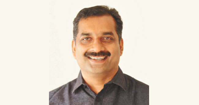 എ​സ്.​ സ​തീ​ഷ്  സി​പി​എം എ​റ​ണാ​കു​ളം ജി​ല്ലാ സെ​ക്ര​ട്ട​റി