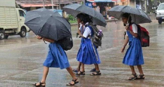 ക​ണ്ണൂ​ർ, കോ​ഴി​ക്കോ​ട് ജി​ല്ല​ക​ളി​ൽ തി​ങ്ക​ളാ​ഴ്ച സ്‌​കൂ​ളു​ക​ള്‍​ക്ക് അ​വ​ധി
