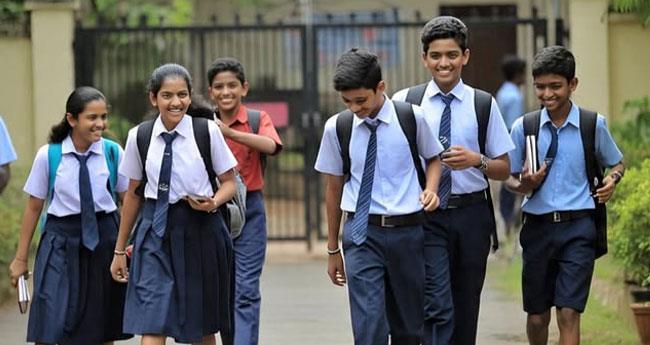 മ​ഴ: കു​ട്ട​നാ​ട്ടി​ൽ പ്ര​ഫ​ഷ​ണ​ൽ കോ​ള​ജു​ക​ൾ ഒ​ഴി​കെ​യു​ള്ള വി​ദ്യാ​ഭ്യാ​സ സ്ഥാ​പ​ന​ങ്ങ​ൾ​ക്ക് വ്യാ​ഴാ​ഴ്ച അ​വ​ധി