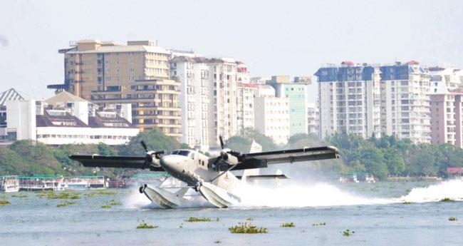 ടൂ​റി​സം മേ​ഖ​ല​യ്ക്ക് കു​തി​പ്പേ​ക്കാ​ൻ..., ജ​ല​വി​മാ​ന​ത്തി​ന്‍റെ പ​രീ​ക്ഷ​ണ പ​റ​ക്ക​ൽ തു​ട​ങ്ങി