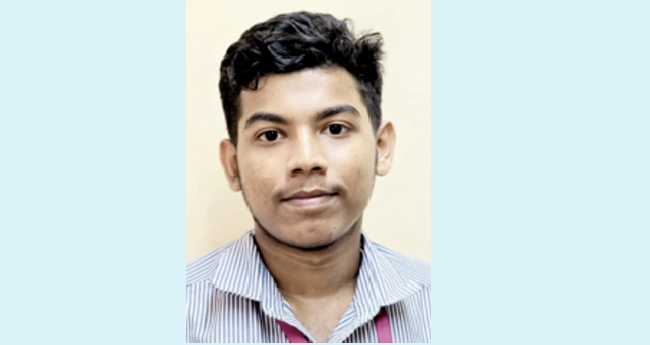 മു​​ക്കൂ​​ട്ടു​​ത​​റ​​യി​​ൽ ബൈക്ക് യാത്രികനായ  വി​​ദ്യാ​​ർ​​ഥി​​യെ കാ​​ട്ടു​​പ​​ന്നി ആ​​ക്ര​​മി​​ച്ചു