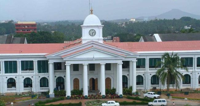 സെ​ക്ര​ട്ടേ​റി​യ​റ്റി​ലെ ഇ ​ഫ​യ​ൽ നീ​ക്കം അ​വ​താ​ള​ത്തി​ൽ