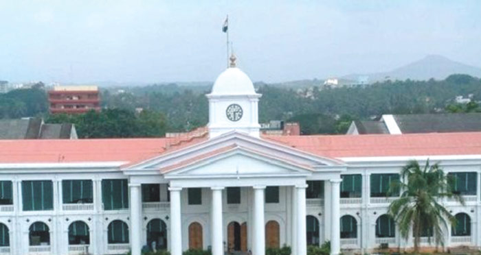 സെ​ക്ര​ട്ടേ​റി​യ​റ്റ് സൗ​ത്ത് ബ്ലോ​ക്കി​ൽ ചോ​ർ​ച്ച; ന​വീ​ക​ര​ണ​ത്തി​നു പ​ദ്ധ​തി