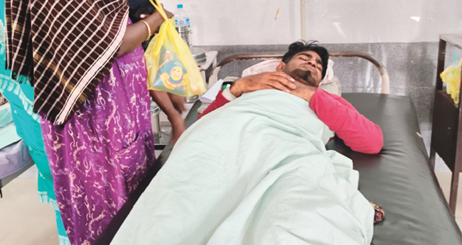 കാ​ട്ടാ​ന​യു​ടെ ആ​ക്ര​മ​ണ​ത്തി​ൽ  യു​വാ​വി​നു പ​രി​ക്ക്